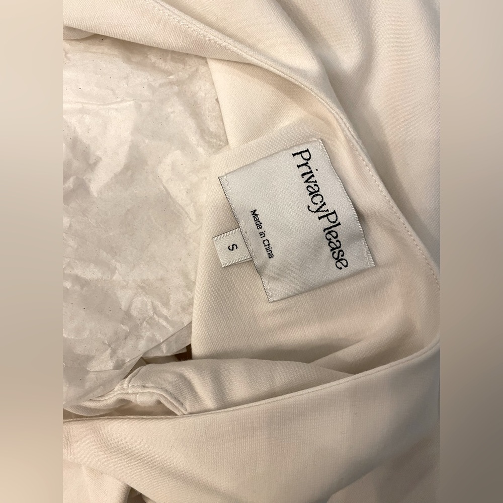 Privacy please dress - Picture 5 of 5